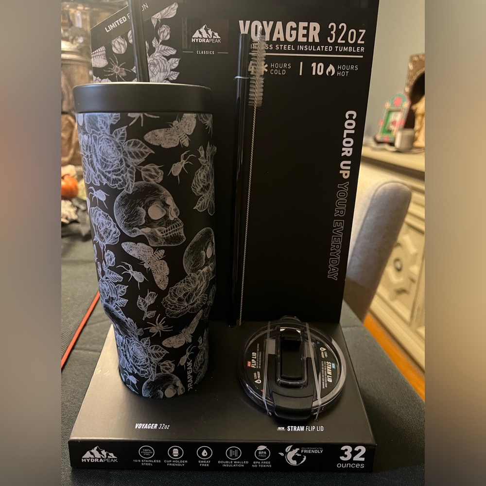 Hydrapeak Limited Edition Skulls & Flowers Voyager 32 oz Steel Tumbler S…